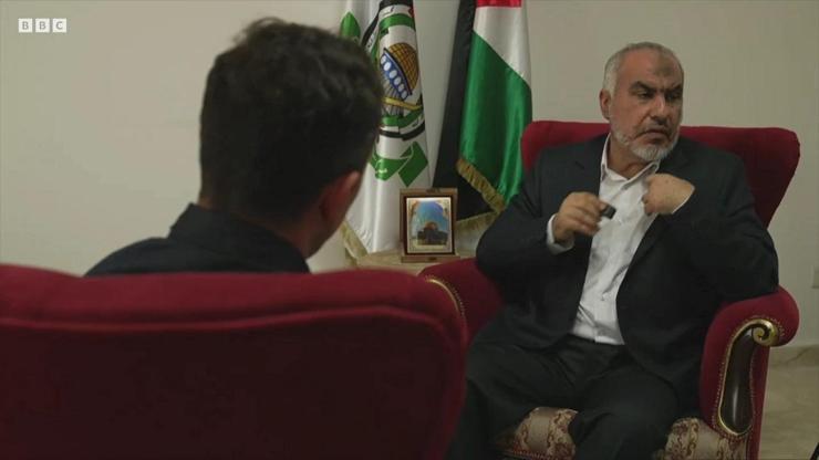 BBC muhabirinin sorusuna sinirlenen Hamas sözcüsü röportajı terk etti