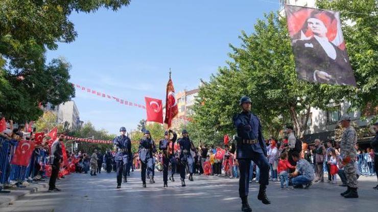 Cumhuriyet'in 100'üncü yılı Konya'da coşkuyla kutlandı Cumhuriyet'in 100'üncü yılı Konya'da coşkuyla kutlandı