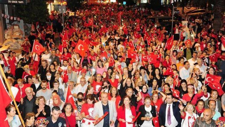 Balçova'da Cumhuriyet Bayramı coşkusu Balçova'da Cumhuriyet Bayramı coşkusu