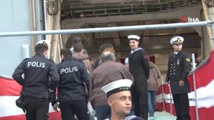 SİHA gemisi TCG Anadolu’ya vatandaşlar yoğun ilgi gösterdi