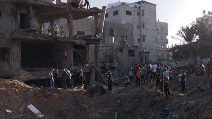Gazzede yine mülteci kampı vuruldu