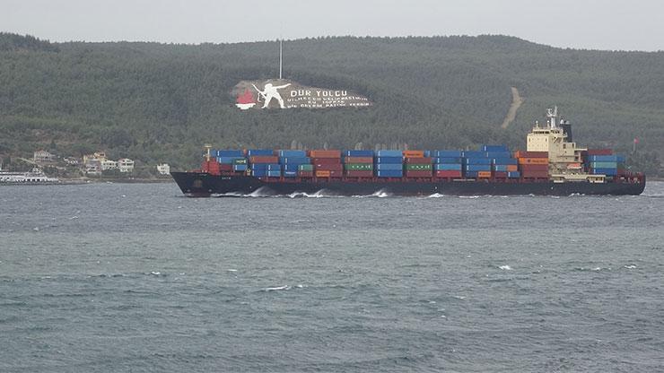 Son dakika... Çanakkale Boğazı yoğun fırtına nedeniyle çift yönlü kapandı