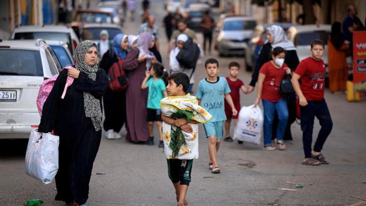 Gazzede yüz binler yerinden edildi