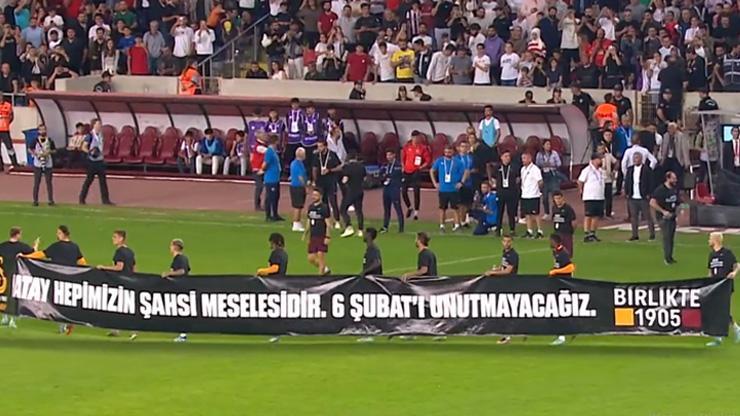 Galatasaraydan Hatayspor maçında anlamlı pankart