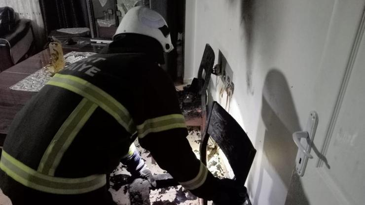 Evde çıkan yangında 4 kişi dumandan etkilendi