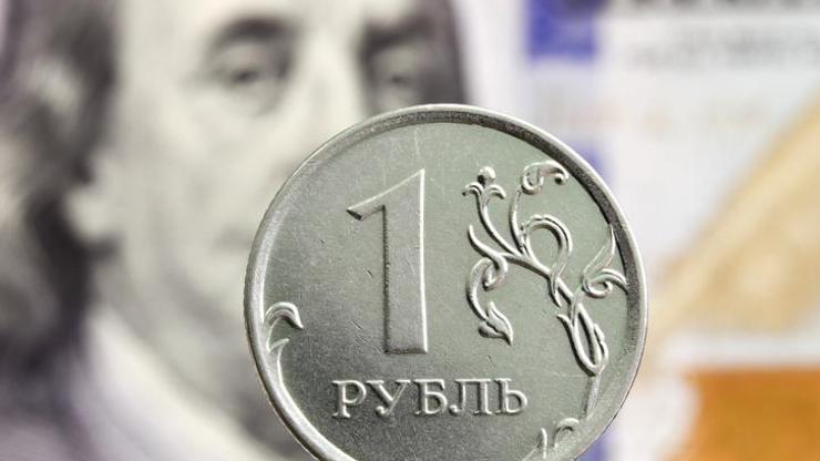 Ruble beş ayın en yüksek seviyesine yükseldi