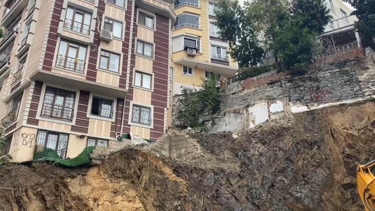 Eyüpsultan'da toprak kaydı, 2 bina mühürlendi