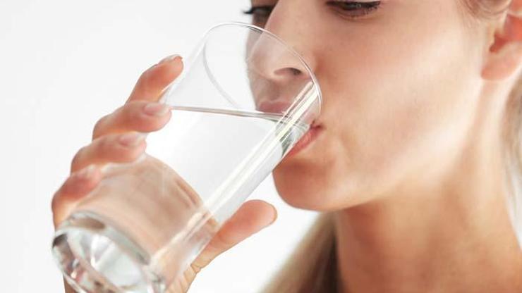 Su tüketiminde en doğru zaman Suyu böyle içmek iltihaba neden oluyor