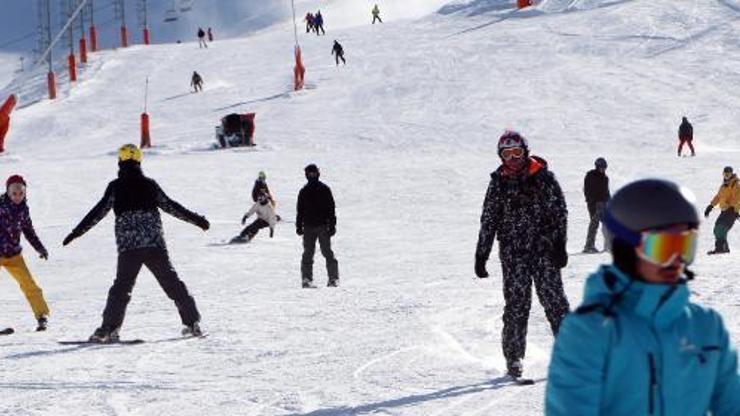 Palandöken ve Konaklıda kayak sezonu açıldı