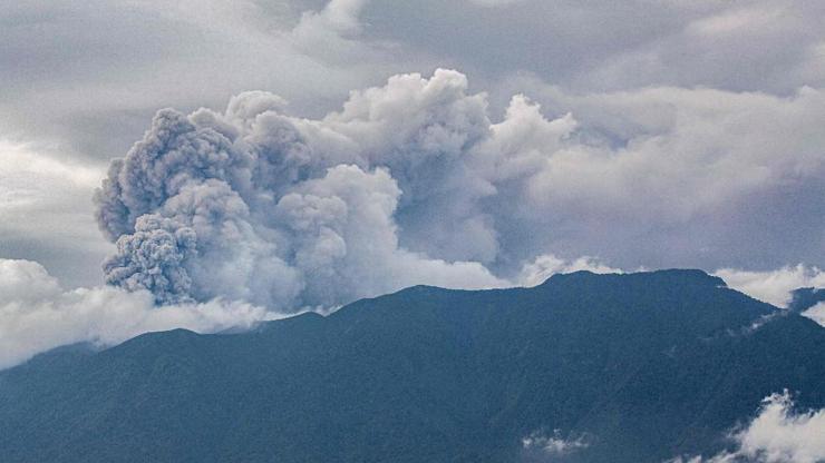 Endonezyada yanardağ patladı: 11 dağcı ölü bulundu