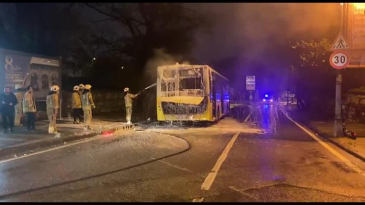 Üsküdarda İETT otobüsü yandı