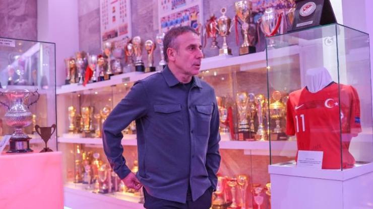 Abdullah Avcıdan Trabzonspor Şamil Ekinci Müzesi’ne ziyaret