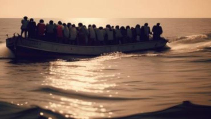 Libya açıklarında facia Göçmen teknesi battı: 61 kayıp...