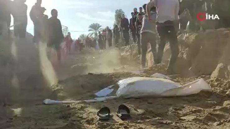 Gazze, mezarlığa döndü Filistinliler cenazelerini toplu mezarlara defnediyor