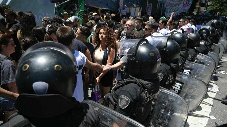 Arjantin hükümetinden protestoculara ilginç çağrı Siz eylem yaptınız, masrafları siz karşılayın