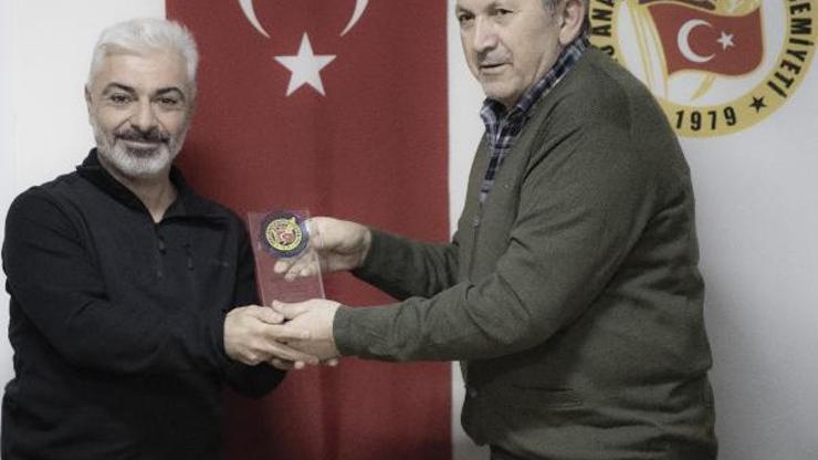 DAGC'den DHA muhabirleri Polat ve Başlı'ya ödül DAGC'den DHA muhabirleri Polat ve Başlı'ya ödül