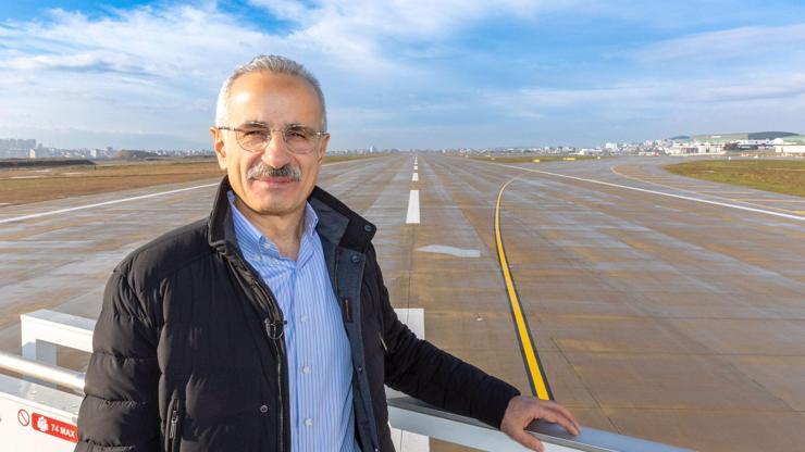 Bakan Uraloğlu açılış öncesi Sabiha Gökçen Havalimanı 2. pistini inceledi
