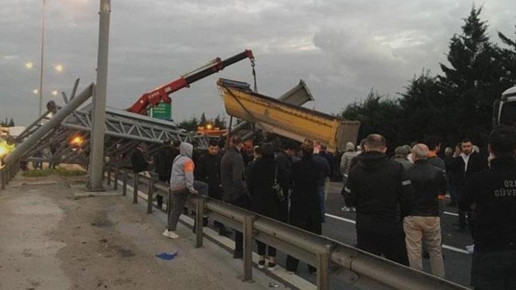 TEMde feci kaza Ankara yönü ulaşıma kapandı