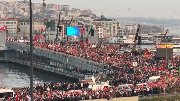 İstanbul mitingi dünya manşetlerinde