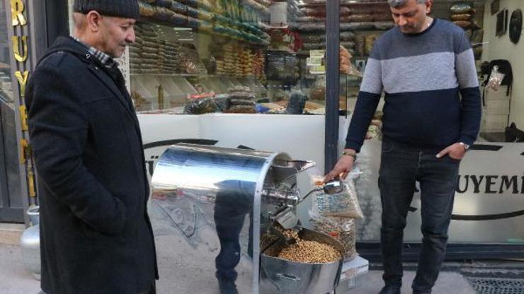 Sandıklı'da leblebiciler çırak bulamıyor Sandıklı'da leblebiciler çırak bulamıyor