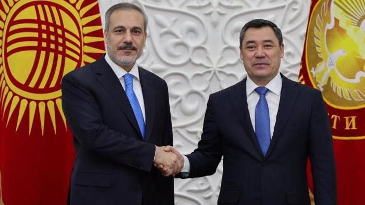 Bakanı Fidan, Kırgızistan Cumhurbaşkanı Caparov ile görüştü