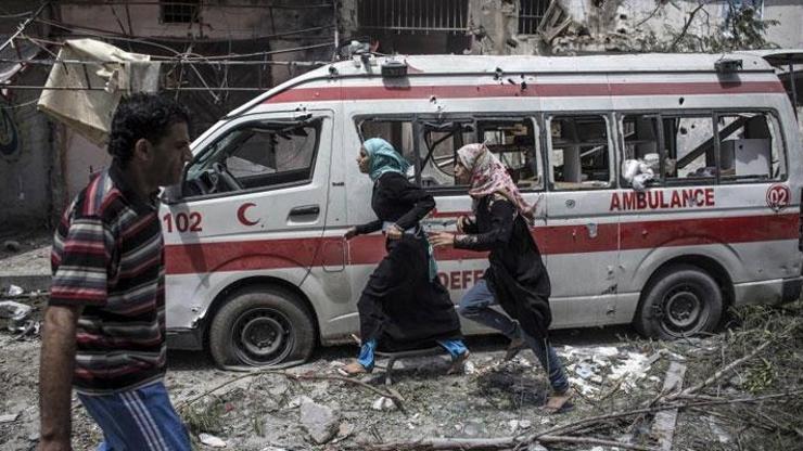İsrail güçleri Gazze'de yine ambulansa saldırdı!