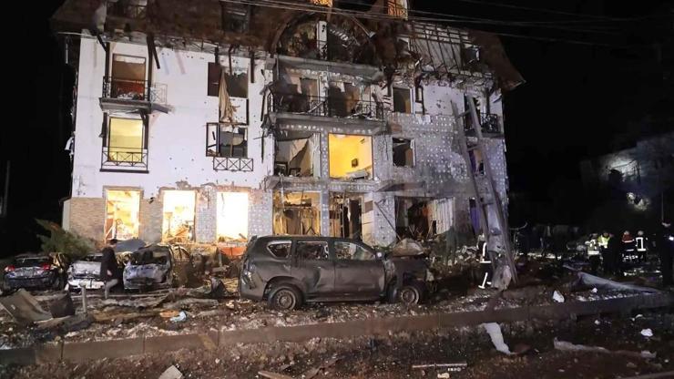 Rusya, Harkiv’deki bir oteli vurdu: 13 yaralı
