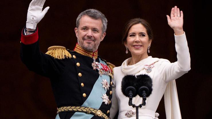 Tarihi günde beyazlar içinde: İşte Danimarkanın yeni kraliçesi Marynin elbisesindeki gizli anlam