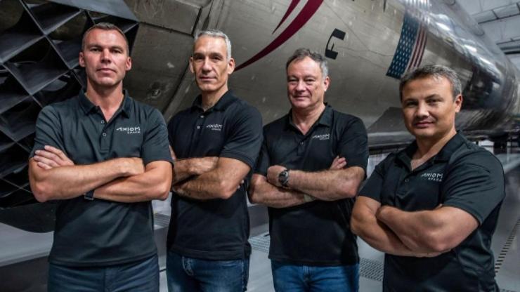 İlk uzay yolculuğuna saatler kaldı