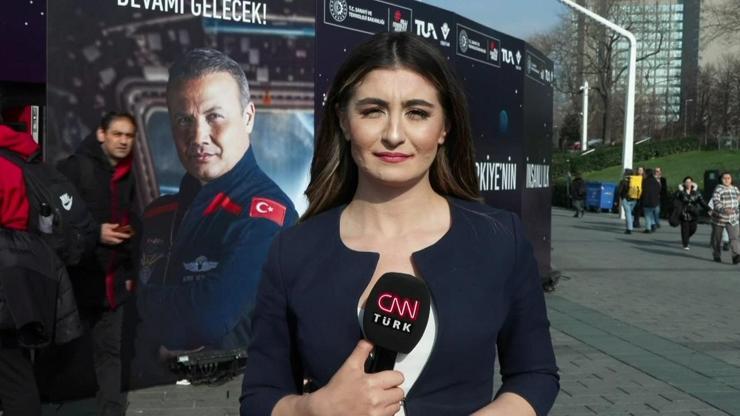 Türkiyenin uzay yolculuğuna geri sayım… Taksim Meydanı’na uzay çadırı kuruldu