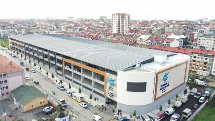 Sultangazi'de kapalı pazar alanı hizmete açıldı