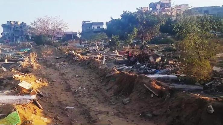 Gazzeliler mezarlarında da rahat değil Görüntüler İsrail soykırımının kanıtı niteliğinde