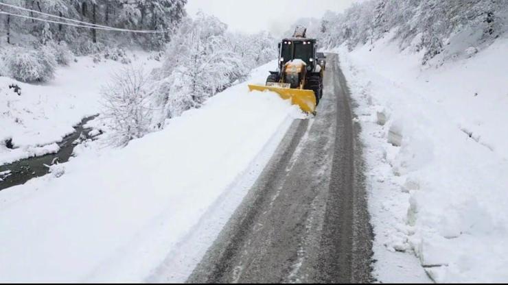 Bilecik’te kar yağışı: 24 köyün yolu kapandı