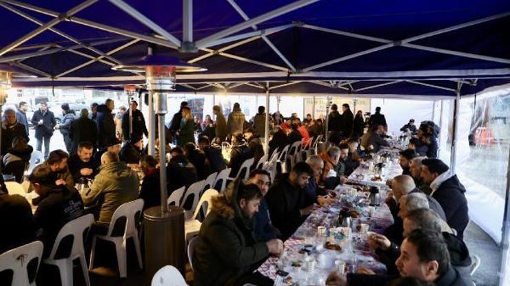 Büyükçekmece Belediye Başkanı Akgün, sanayi sitesi esnafı ile bir araya geldi Büyükçekmece Belediye Başkanı Akgün, sanayi sitesi esnafı ile bir araya geldi