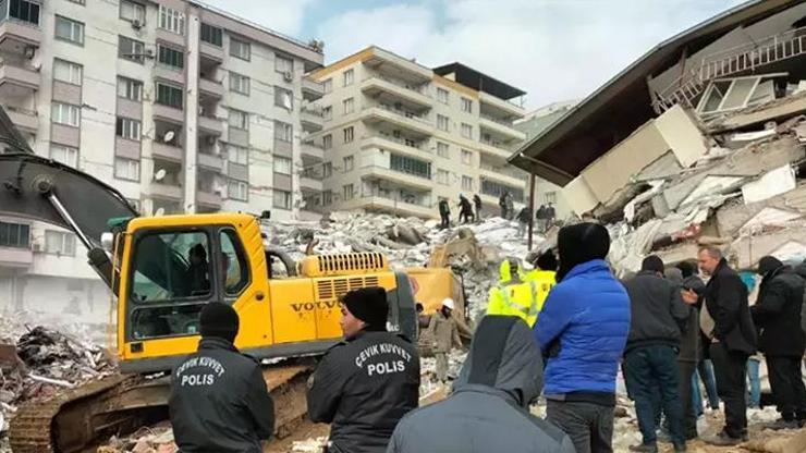 Depremde 52 kişiye mezar olmuştu... Reyyan Apartmanı davası başladı