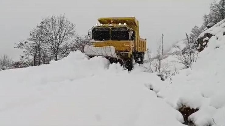 Elazığda kar yağışı nedeniyle 129 köy yolu ulaşıma kapandı