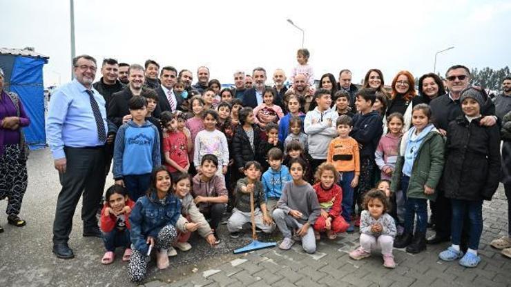 Asrın felaketinin 1’inci yıl dönümünde BTSO heyeti Hatay’da Asrın felaketinin 1’inci yıl dönümünde BTSO heyeti Hatay’da