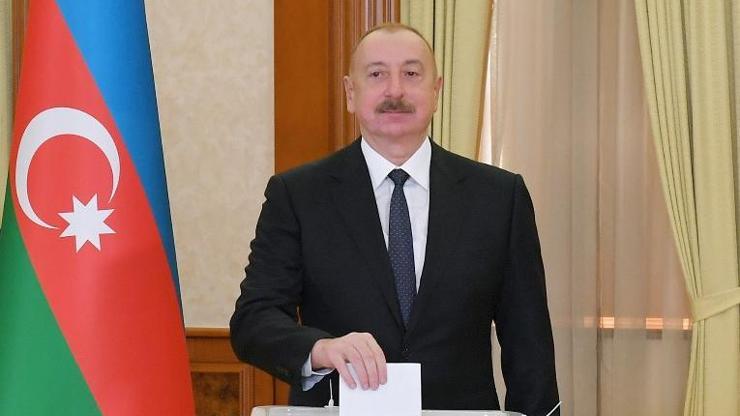 Karabağ’dan Aliyev’e tam destek