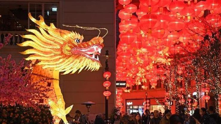 Muhteşem görüntüler Çinde Ejderha yılı kutlanıyor
