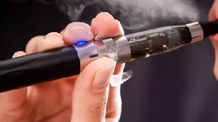 Uzmanı uyardı: Elektronik sigara erkekte kısırlığa neden olabilir