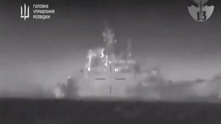 Karadeniz’de sıcak saatler… Ukrayna, Kırım açıklarında Rus gemisini vurduğunu duyurdu