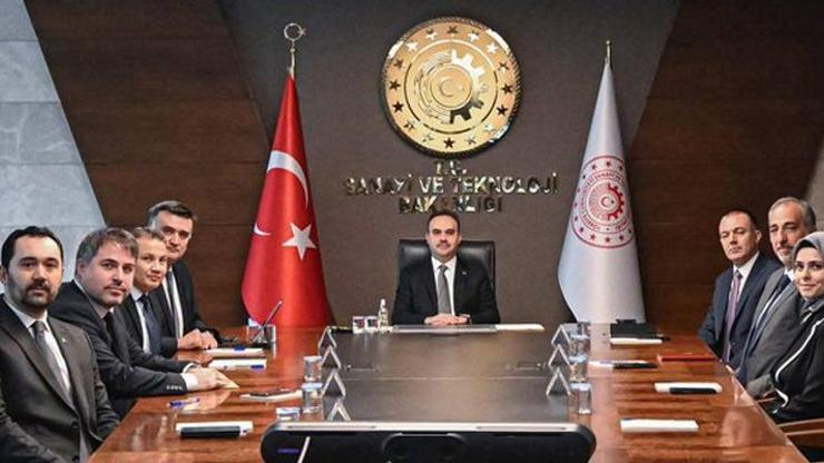 Bakan Kacır, TUA Yönetim Kurulunun yeni üyeleri ile görüştü