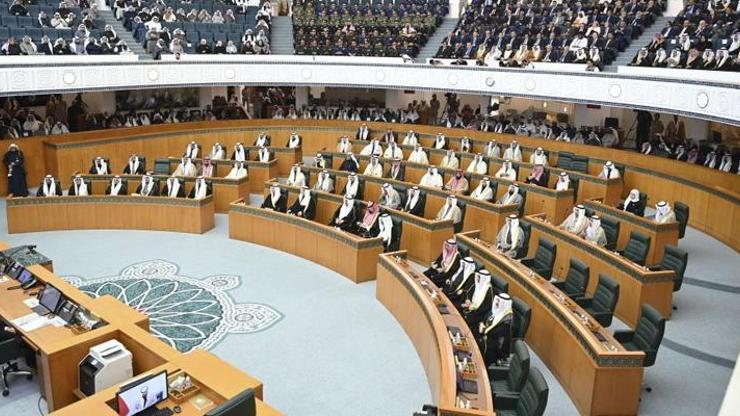 Kuveyt Emiri parlamentoyu feshetti