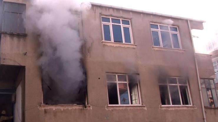 Küçükçekmece’de korkutan yangın: 1 kişi dumandan etkilendi