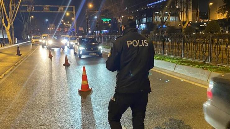 Emniyetten huzur İstanbul uygulaması: Araçlar tek tek arandı