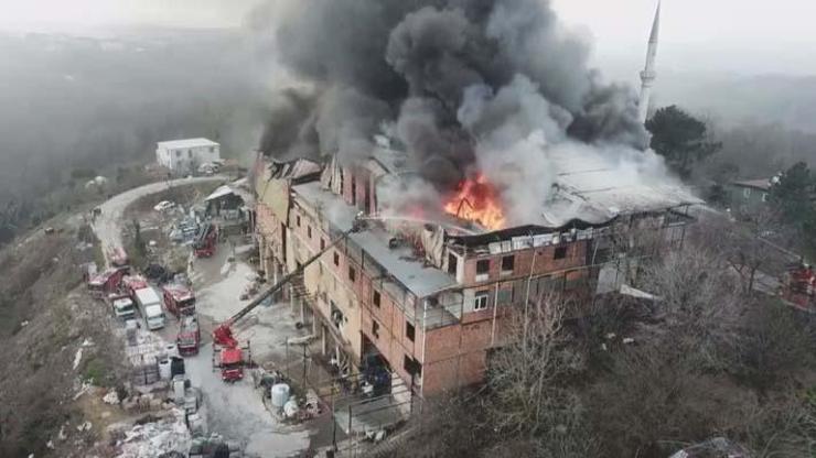 SON DAKİKA: Beykozda bir fabrika alev alev yanıyor...