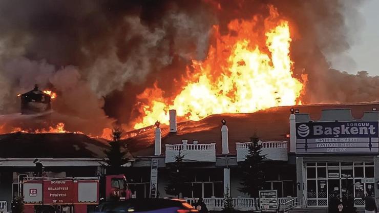 Yozgat'ta yangın çıkan dinlenme tesisi küle döndü Yozgat'ta yangın çıkan dinlenme tesisi küle döndü
