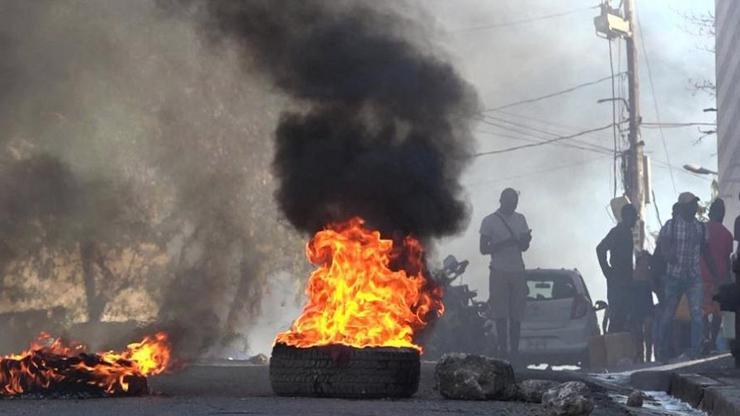 Dünyanın konuştuğu görüntüler Haiti’de çete baskını: Binlerce mahkum firar etti