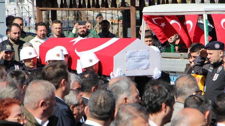Samsun'da şehit polis, son yolculuğuna uğurlandı Samsun'da şehit polis, son yolculuğuna uğurlandı