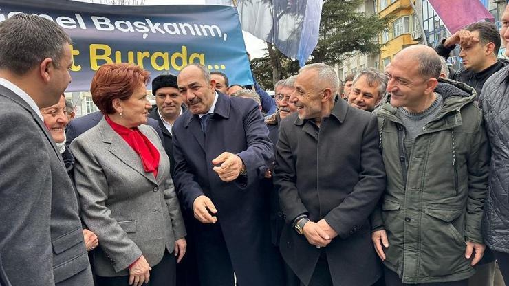 Meral Akşener, İstanbul ilçe belediye başkan adayları ile Çatalca'da buluştu Meral Akşener, İstanbul ilçe belediye başkan adayları ile Çatalca'da buluştu